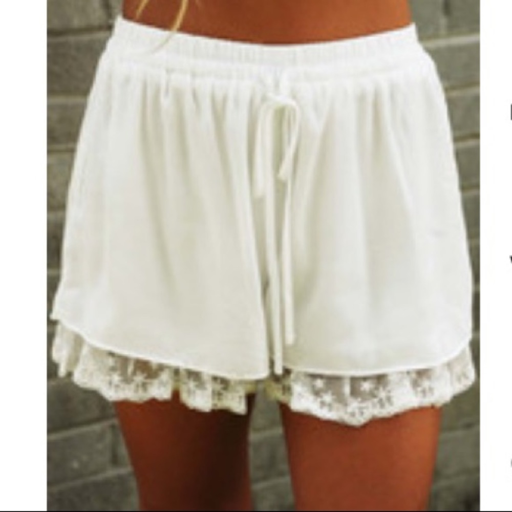 Shophopes White lace shorts